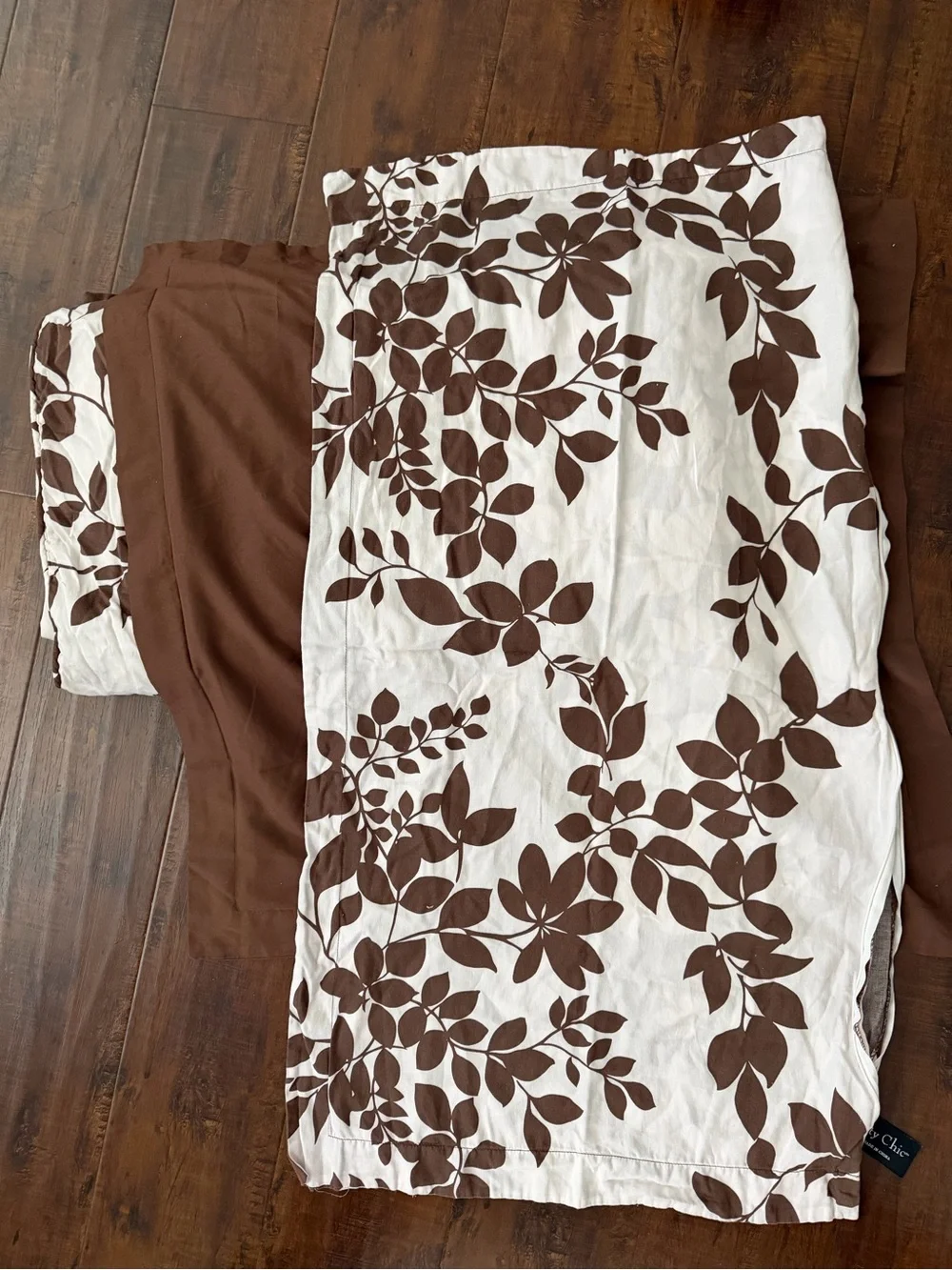 King Duvet Brown & White Leaf Print Set and 2 Euro sham covers